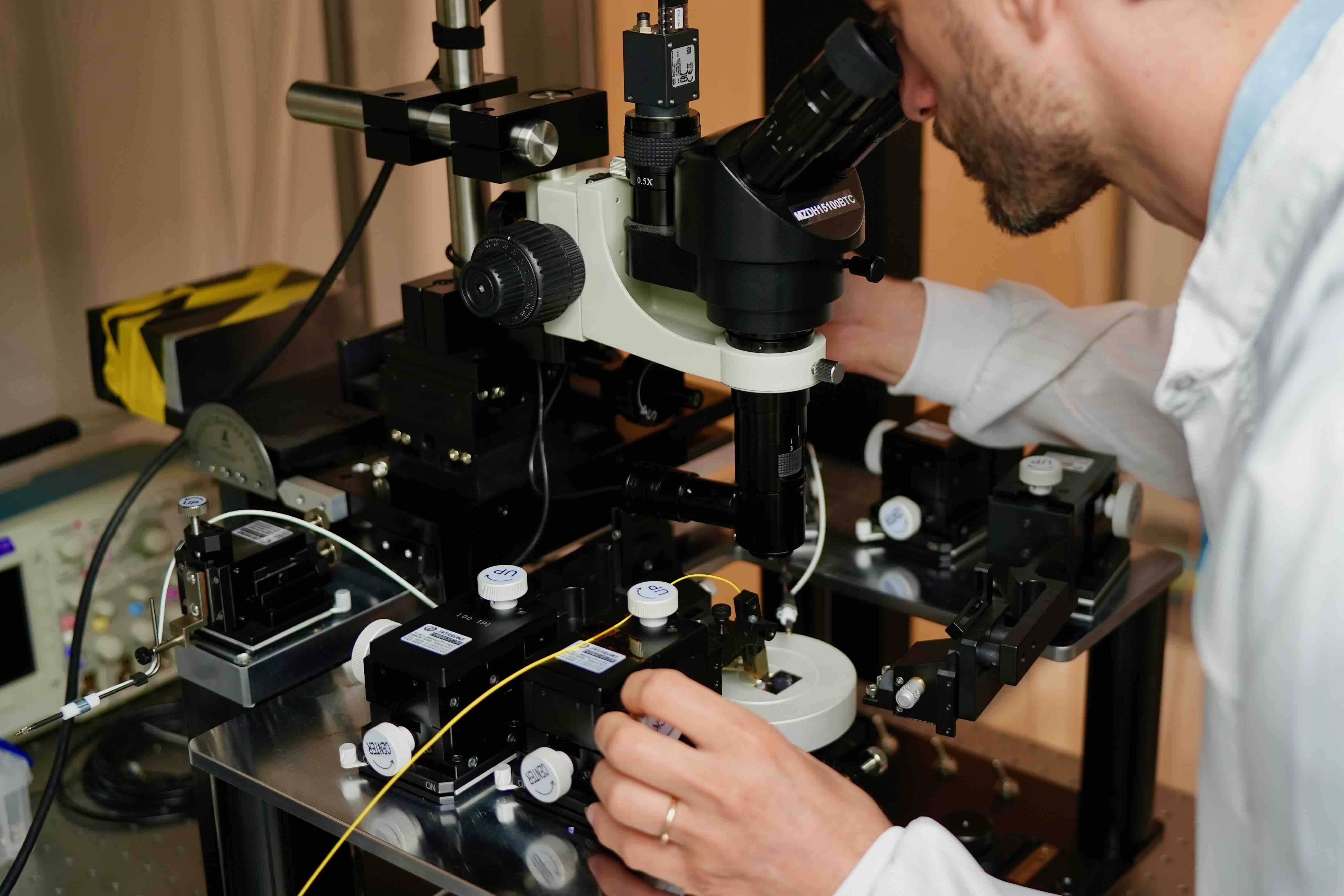 Probe station measurement setup for Xen Quantum photonic devices